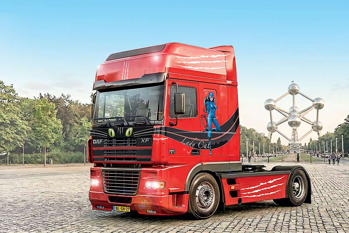 1:24 DAF XF 95 'Super Space Cab'