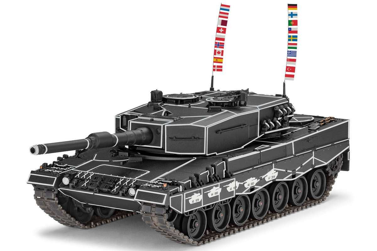 Leopard 2A4 - Special Decoration 40th anniversary
