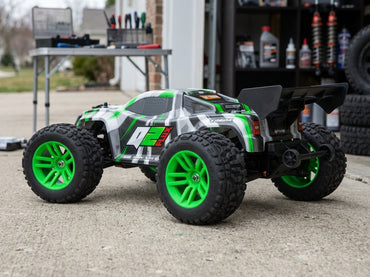 Quantum2 XT Flux 1/10th Stadium Truck - Green